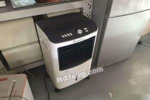 辦公與美妝的雙重升級(jí) 二手辦公設(shè)備家具與化妝品選購指南